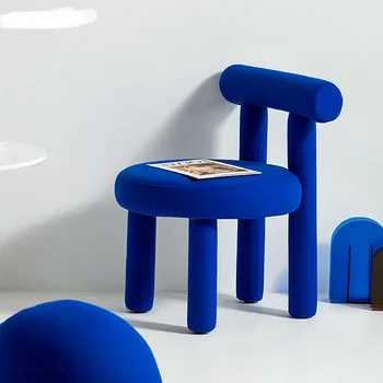 Креативен трапезария стол на скандинавския дизайнер, стол за грим, кафе стол, тоалетка, стол, луксозни и модерни мебели, стол за почивка в хотел